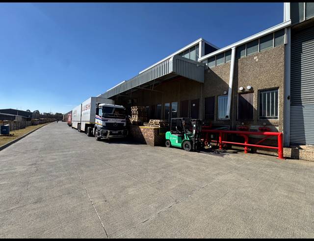 19,360M² WAREHOUSE FOR SALE IN STORMILL